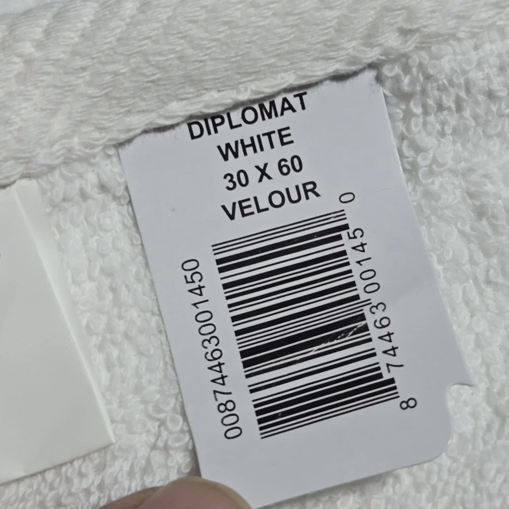 NEW Zyia Active Beach Towel White Velour Terry Cloth 30